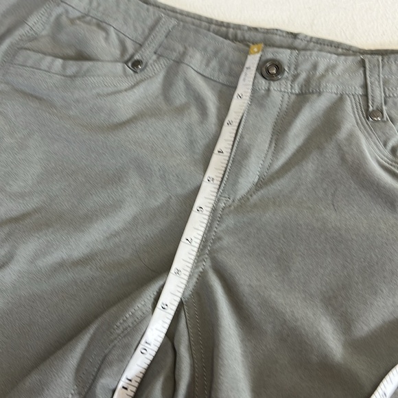 Kuhl Sz 8 Short Trekr Pants Ruched Leg Gray Nylon/Polyester EUC - Picture 6 of 13